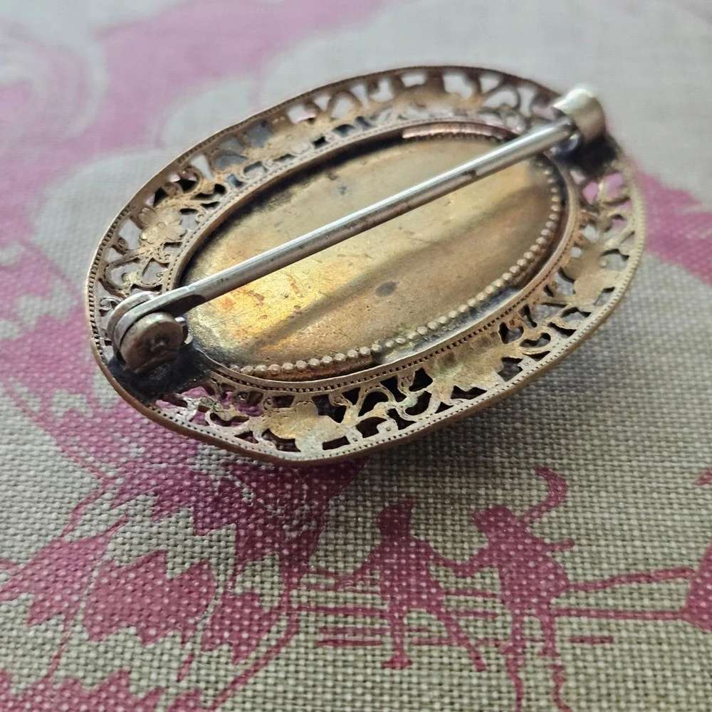 Antique Chech Gklass Red Oval Brooch Gold Tone Filigree Floral Leaf Enamel Pin